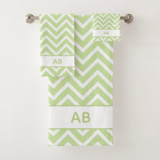 Elegant Chevron Pattern & Monogram on Sage Green Bad Handdoek