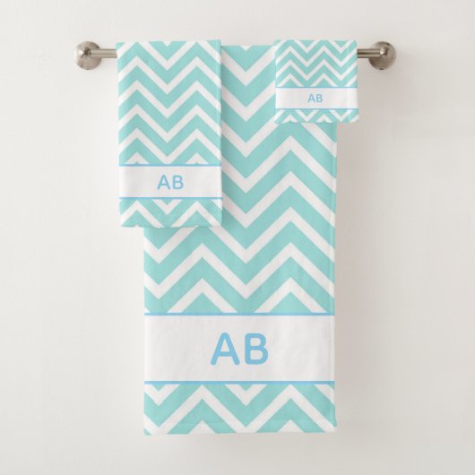 Elegant Chevron Pattern & Monogram on Turquoise (En situation)
