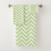 Elegant Chevron Pattern on Sage Green and White (En situation)