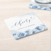 Elegant chew script dusty blue floral bruiloft vierkante kartonnen onderzetter (Schuin)