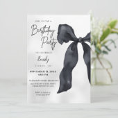 Elegant Chic Modern Black Bow Birthday Invitation (Debout devant)
