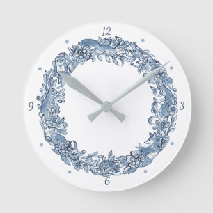 Elegant Classic Blue & White Animal Wreatft Delft Ronde Klok