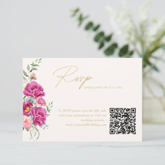 Élégant Code QR RSVP de Mariage Floral Rose Vibran (Debout devant)