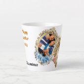 Elegant Coffee Mug with Classic Gold Frame - Desig Latte Mok (Voorkant)