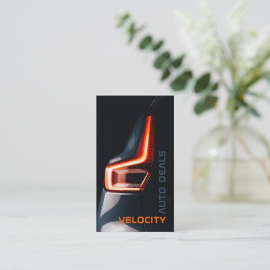 Élégant concessionnaire automobile Carte de visite (Debout devant)