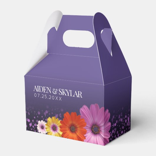 Elegant Daisies met Paarse Glitter Wedding Bedankdoosjes (Voorkant Zijde)