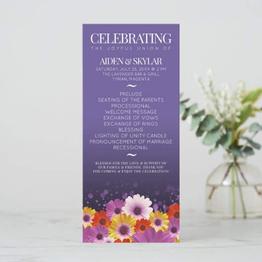 Elegant Daisies Paarse Glitter Wedding Programme Programma (Staand voorkant)