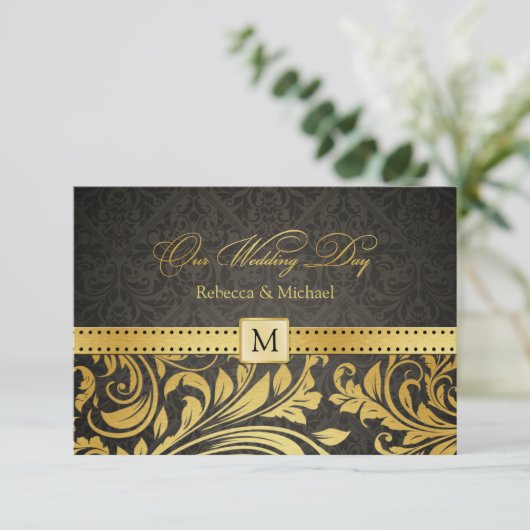 Élégant Damas noir et or avec Monogram RSVP (Debout devant)