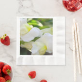 Élégant dans les serviettes en papier blanc (En situation)