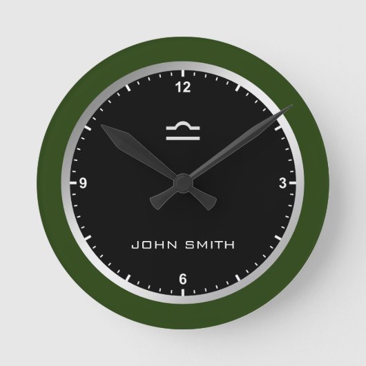 Elegant Dark Green Lijst Zodiab Sign Name Custom Ronde Klok (Voorkant)