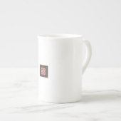 Elegant Dark Red Geometric Pattern Ceramic Mug – A Porselein Kop (Voorkant rechts)