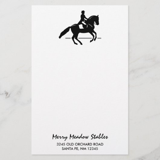 Elegant Dressage Rider die een Pirouette uitvoert Briefpapier (Voorkant)