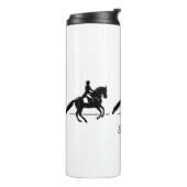 Elegant Dressage Rider die een Pirouette uitvoert Thermosbeker (Gedraaid links)