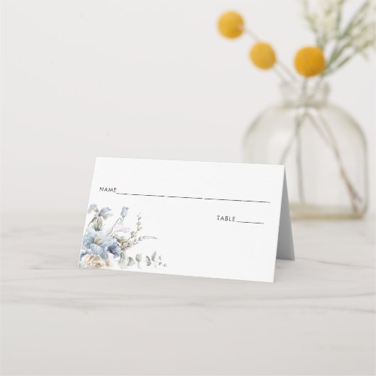 Elegant Dusty Blue Floral Wedding Place Card (Voorkant)
