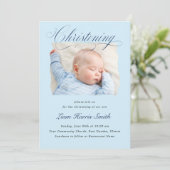 Elegant Dusty Blue Pastel Script Baptisme Photo Bo Kaart (Staand voorkant)