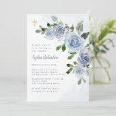 Elegant Dusty Blue Waterverf Floral Baptism Invit Kaart (Staand voorkant)