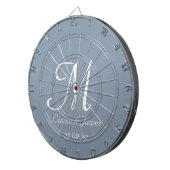 Elegant Dusty Blue White Monogram Initiaal naam Dartbord (Voorkant Rechts)
