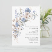 Elegant Dusty Blue Wildflower Floral Wedding Kaart (Staand voorkant)
