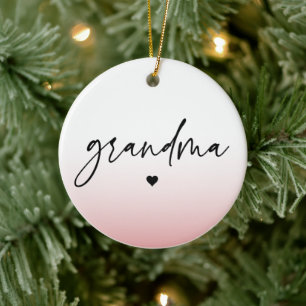 Elegant en subtiel roze Grandma Script Gift Keramisch Ornament