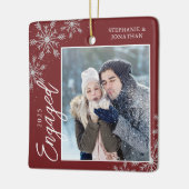 Elegant Engaged kerst Snowflakes Red Keramisch Ornament (Links)