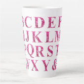 Elegant Engels alfabet in roze bloemenbelettering Latte Mok (Voorkant)