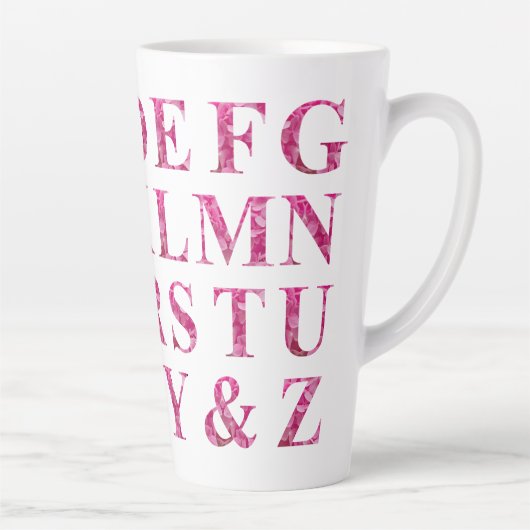 Elegant Engels alfabet in roze bloemenbelettering Latte Mok (Rechts)