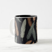 Elegant Feather Pattern Mug – Nature’s Grace (Devant gauche)
