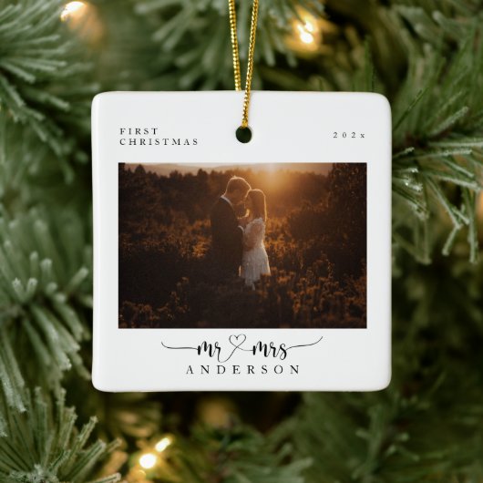 Elegant First Kerstscript Mr en Mrs Photo Keramisch Ornament (Boom)
