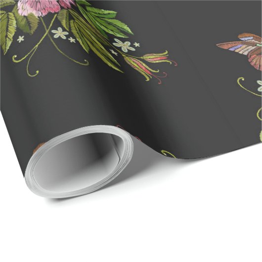 Elegant Floral Embroidery Pattern Black Background Cadeaupapier (Rol Hoek)