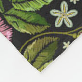 Elegant Floral Embroidery Pattern Black Background Fleece Deken (Hoek)