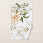 Elegant floral towels with soft, pastel flowers  (Serviette à main)