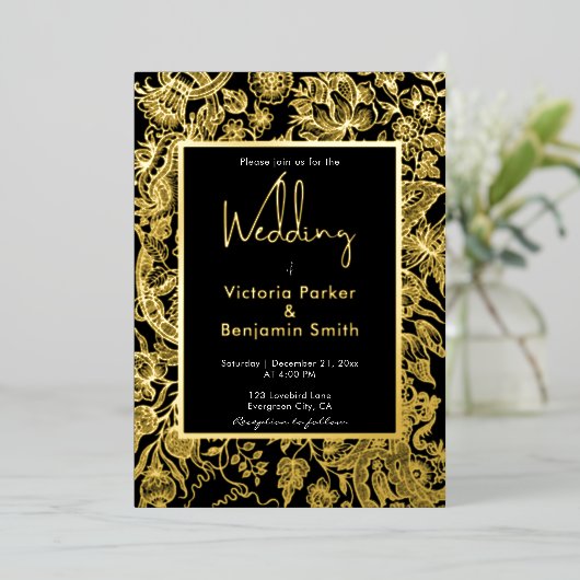 Elegant Flower Sketch Lijst Zwart Goud Bruiloft Folie Uitnodiging (Staand Voorkant)