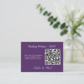 Elégant foncé violet QR Code site Web carte RSVP (Debout devant)