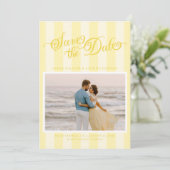 Elegant gestreept boter geel script Bewaar de datu Save The Date (Staand voorkant)