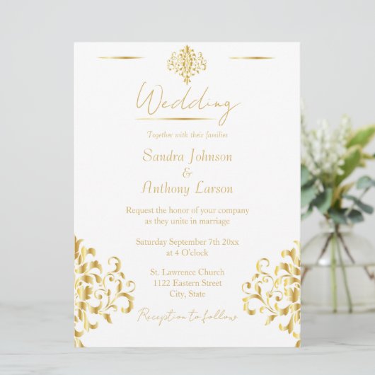 Elegant Gold and White Damask Wedding Invitation (Debout devant)