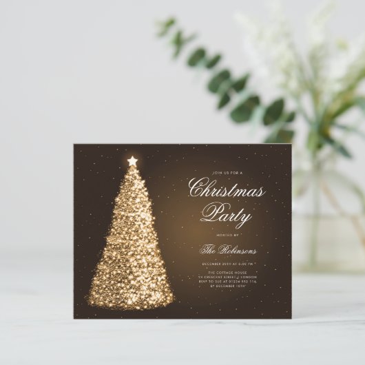 Élégant Gold Christmas Tree Invitation Menu Progra (Debout devant)