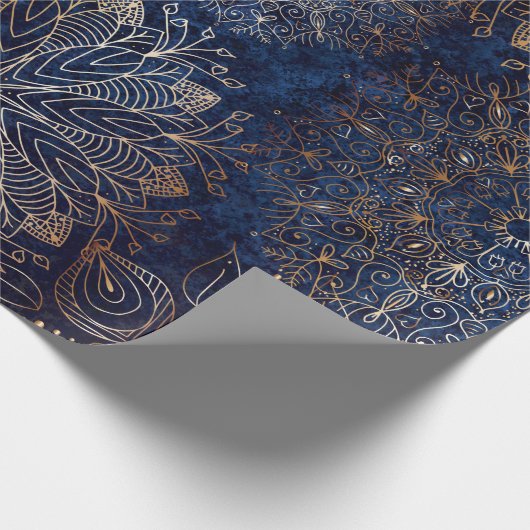 Elegant Gold en Dark Blue Floral Mandala Pattern Cadeaupapier (Hoek)