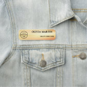 Elegant Gold Flow Magnetic Name Badge (En situation)