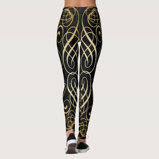 Elegant Gold Foil look Scrollwork Script op zwart Leggings (Achterkant)
