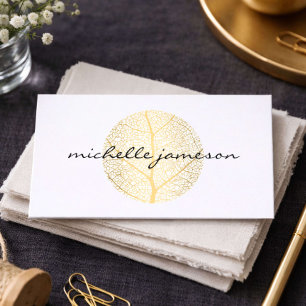 Elegant Gold Leaf Logo op Wit Visitekaartje
