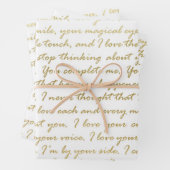Elegant Gold Love Modern Script Typography Weddens Inpakpapier Vel (In situ)