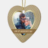 Elegant Gold Pattern Ons eerste Valentijn Ornament (Links)