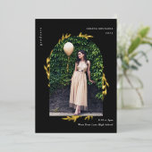 Elégant Gold Photo Graduation Foil Invitation (Debout devant)