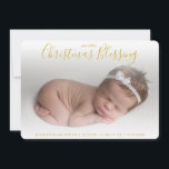 Elegant Gold Photo Holiday Faire-part de naissance<br><div class="desc">Annoncez la naissance de votre nouveau bébé garçon ou fille avec cette carte de faire-part photo moderne avec le message, "Notre petite bénédiction de Noël" dans une police élégante fausse or manuscrite en haut. Ajoutez le nom et les statistiques de naissance de votre bébé en bas. Utilisez le modèle pour...</div>
