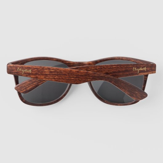 Elegant Gold Script Personalized Tortoise Shell Zonnebrillen (Achterkant)