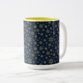 Elegant Gold Snowflake Winter Pattern Tweekleurige Koffiemok (Voorkant rechts)
