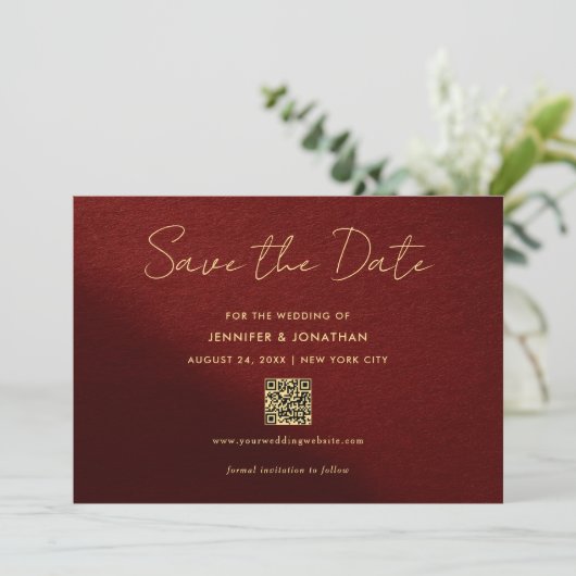 Elegant Gold Typography Script Save The Date (Debout devant)