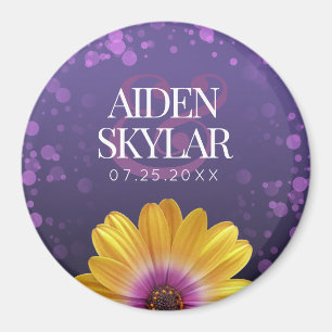 Elegant Golden Daisy met Paarse Glitter Wedding Magneet