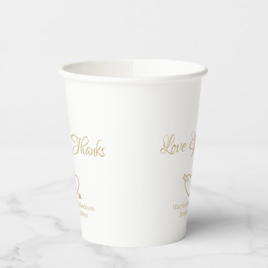 Elegant goud aangepaste scriptnaam harten bruiloft papieren bekers (Links)