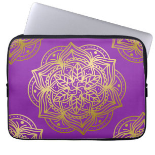 Elegant goud en paars mandala patroon laptop sleeve